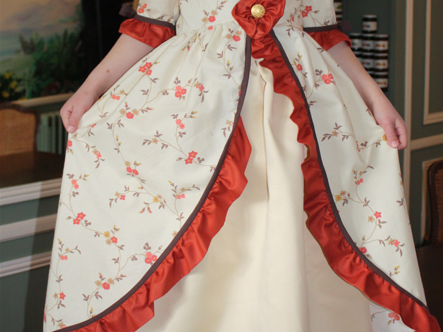 Exemple de robe princesse tous ages --> Voir la page déguisements enfants